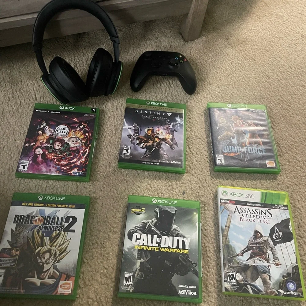 Xbox Wireless headset + xbox wireless controller with 6 games.